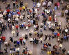 884642  D: Munich, people at Marienplatz